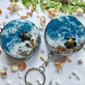 Pillenhalter Schlüsselanhänger, Pillendose Schlüsselanhänger, Pillendose Schlüsselanhänger, Pillendose für Geldbörse, Pillendose für die Handtasche, Geschenk für Bestie