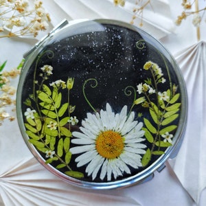 large pill box, real dried flowers pill box, pill organizer, big pill box, 7 day pill box, 7 day pill organizer,