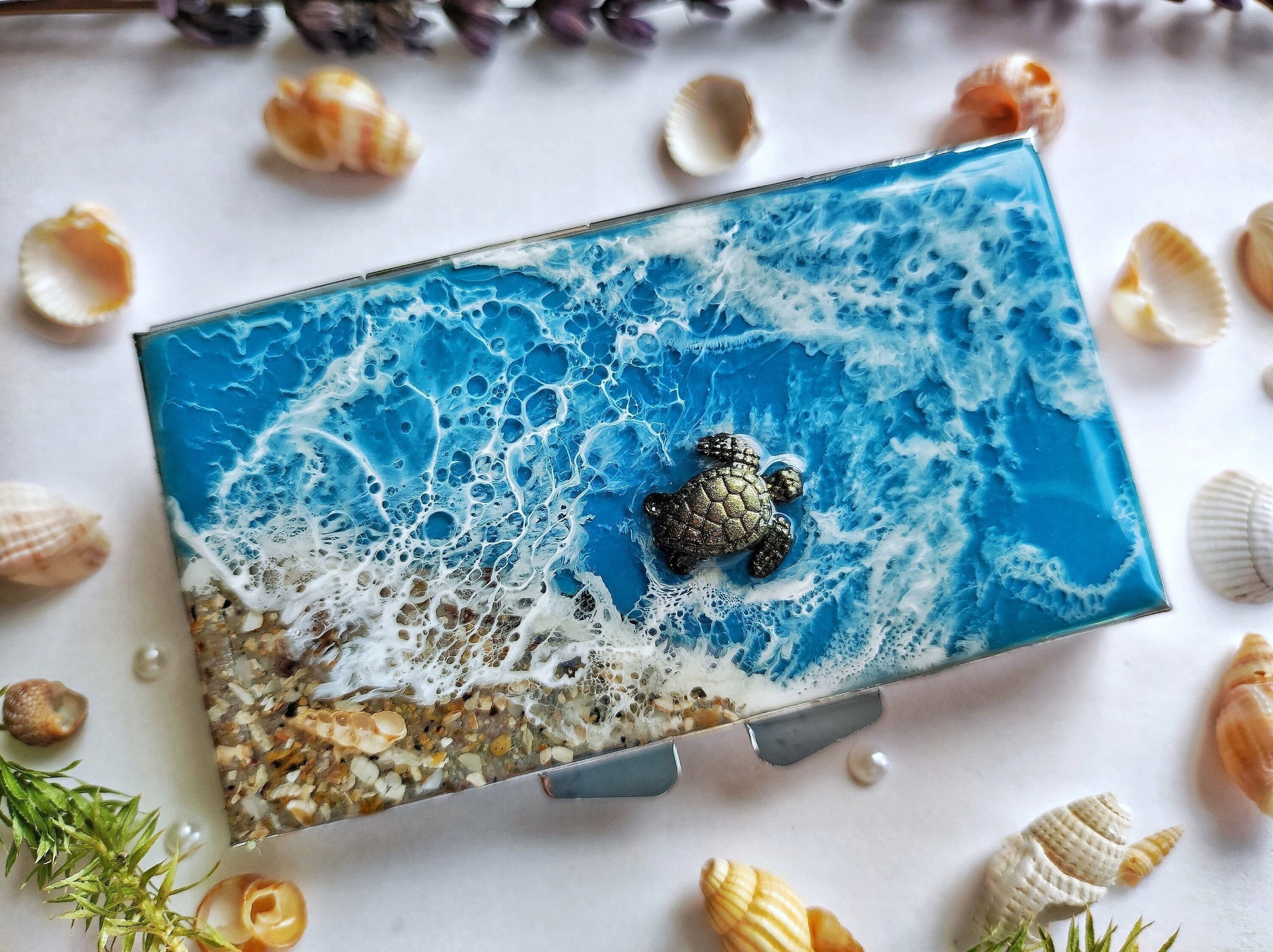 weekly pill box, 7 day pill box, 7 day pill organizer, 7 day vitamine pill case , travel pill box, beach turtule pill box resin