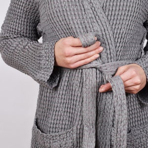 Bata de lino de gofre gris natural puro, albornoz de lino de gofre lavado en piedra, bata de spa, bata de sauna de lino orgánico
