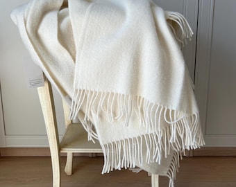 Manta de lana de Nueva Zelanda de primera calidad en color blanco crema, manta grande para sofá o sillón de 55 x 79 pulgadas, colcha de lana de lujo con cuadrícula, regalo de lujo