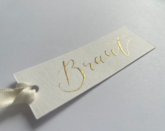 Name tags wedding, gold, place cards, hand-calligraphed, natural paper with satin ribbon, personalized, calligraphy
