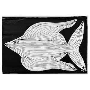 Pescado blanco. Sobre cartón reciclado. Por Nancy Mckie. Obra de arte contemporánea original.