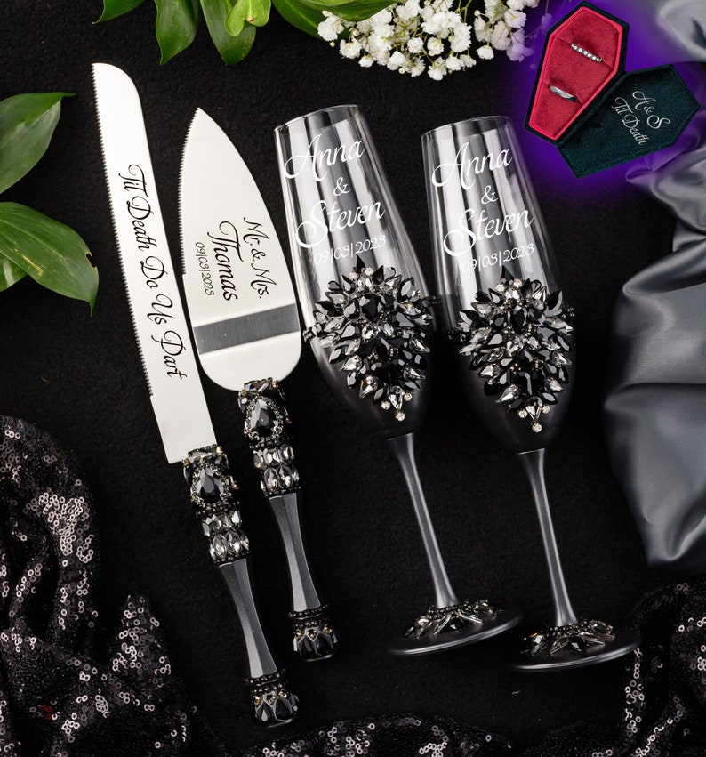 Black wedding cake cutting set, wedding gothic cake knives,halloween wedding, til death wedding cake server, gothic wedding cake plate serv+kn+2gl+Ring Box