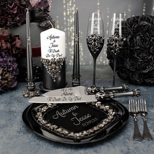 Black wedding cake cutting set, wedding gothic cake knives,halloween wedding, til death wedding cake server, gothic wedding cake plate Full set (13 pcs)