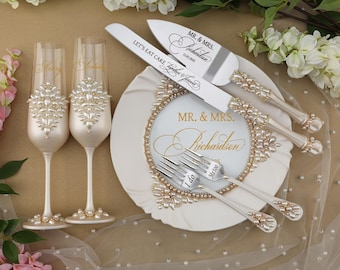 wedding cake cutting set pearl, ivory pearl wedding cake knives, wedding pearl cake cutting set with glasses and plate, gold pearl wedding,
