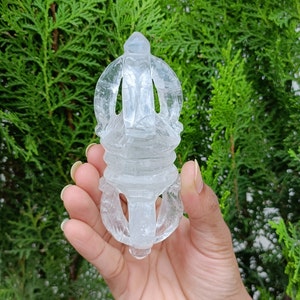 Handcarved Clear Quartz Dorje: Tibetan Buddhist Vajra, Home Decor, Gift item
