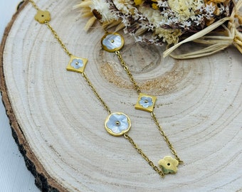 Flower long necklace with its natural stone - Stainless Steel - Gold Plated - Handmade