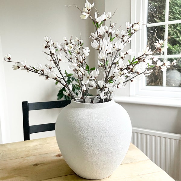 White Magnolia Stem, Artificial Flowers, Magnolia Branch, Spring Decor White Floral Spray, Spring Flowers, Magnolia Flowers, Faux Flowers