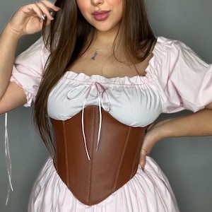 ceinture corset en cuir, corset réversible sous la poitrine, corset en cuir marron, corset renaissance, ceinture corset noire, ren faire, corset grande taille
