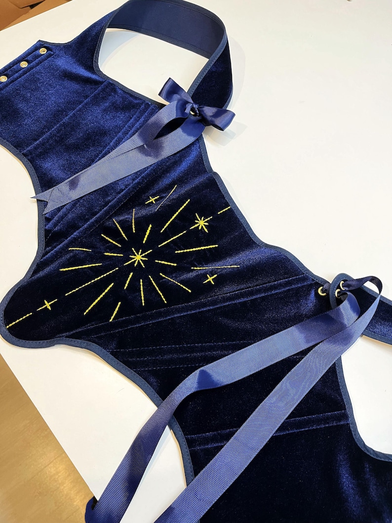 renaissance corset,
underbust corset