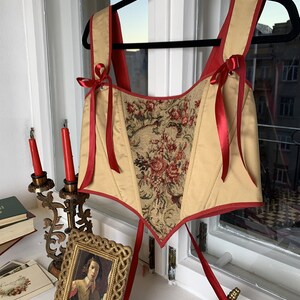 renaissance corset,
corset top,
underbust corset