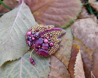 Broche de hojas con cuentas hecho a mano, broche de hojas de Borgoña, alfiler de hojas de otoño, joyería de otoño, joyería de hojas bordadas, regalo para mamá, parche con cuentas