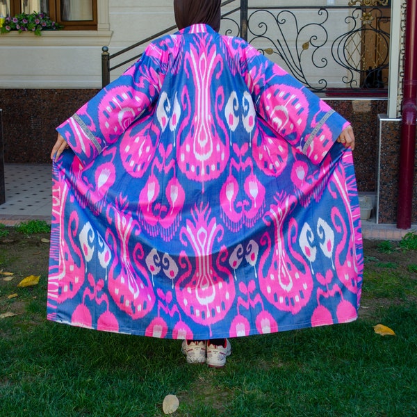 Luxurious Handwoven Silk Uzbek Ikat Chapan Robe - Exquisite Abaya Dress for Men and Women Ethnic Asian Ikat Coat Traditional Hand-Dyed