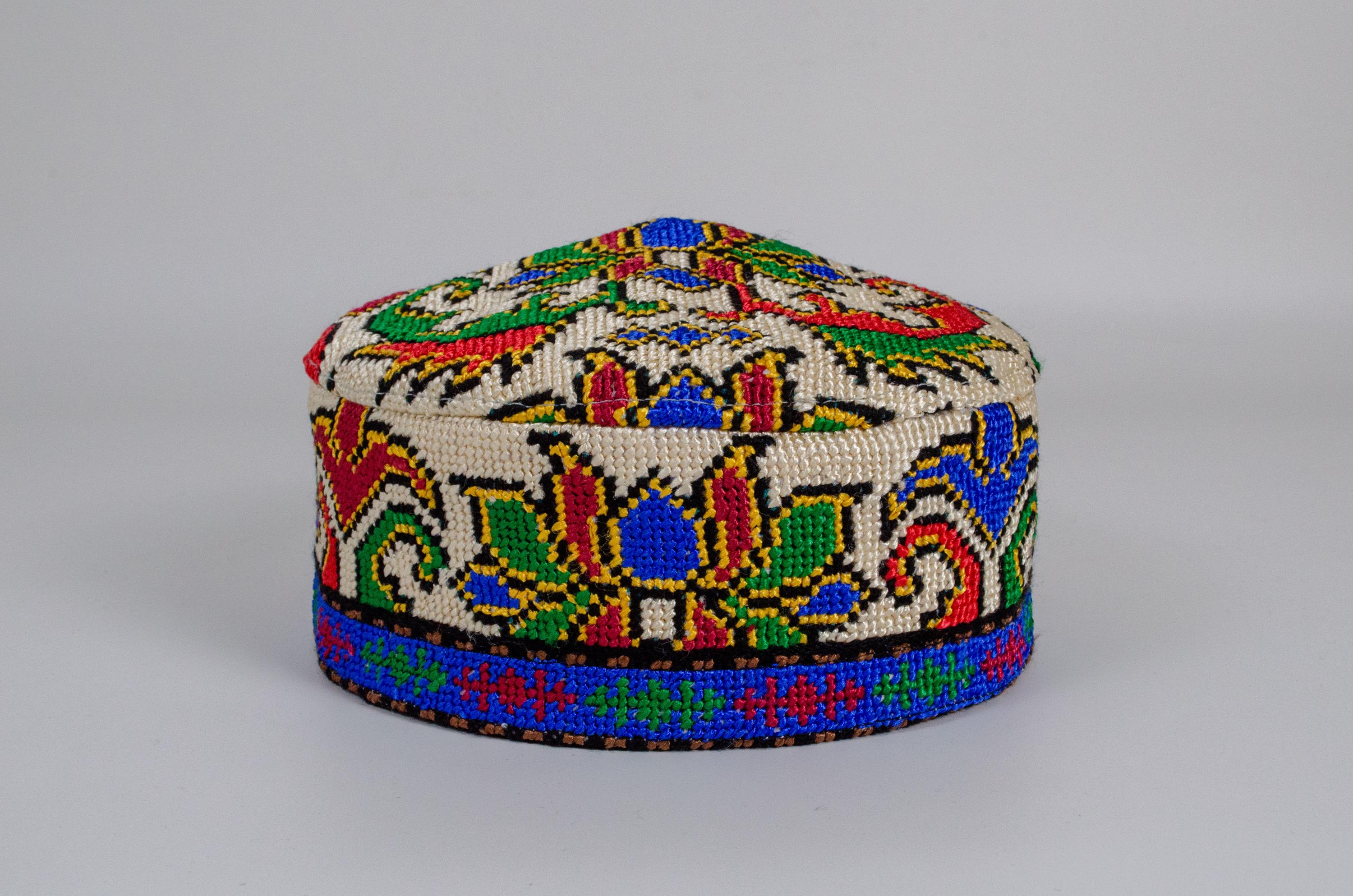 【アジアンモード】HuDieGongZhu 坐禅瞑想刺繍CAP Warm Handmade Hats from the Himalayas