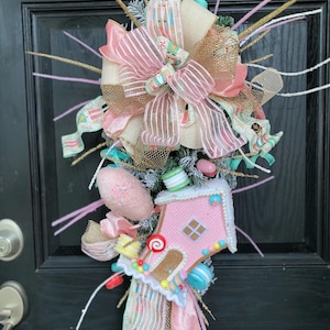 Rosa Lebkuchenhaus Swag: Candyland Weihnachtliche Türdeko