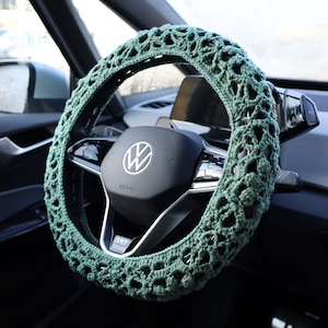 Coprivolante Boho, Set coprivolante all'uncinetto verde salvia, Coprivolante per donna, Copricintura di sicurezza, Grazioso decoro per auto, Coprivolante accogliente per auto