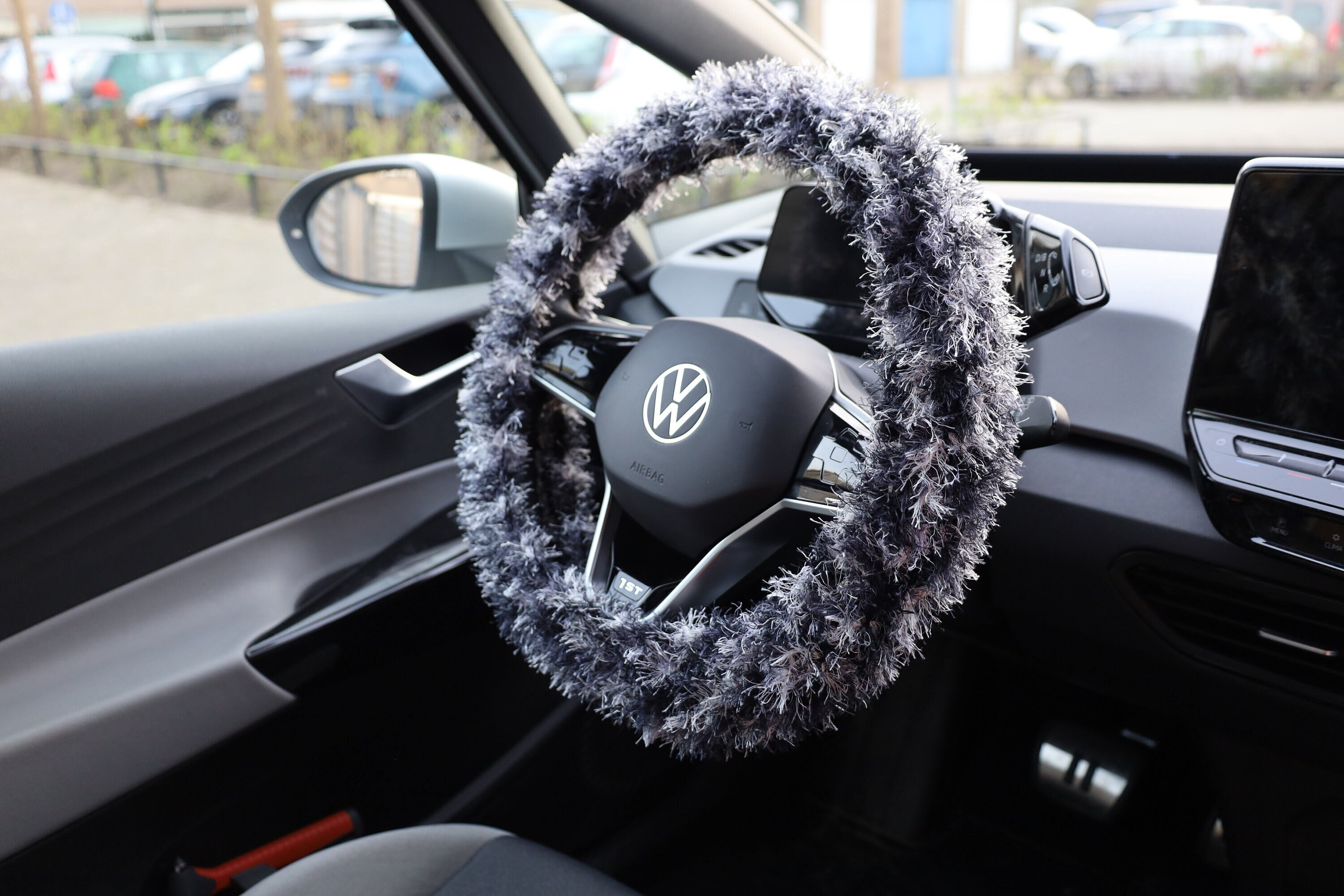 Fluffy Crochet Steering Wheel Cover: Black & White Auto Decor