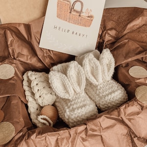 Canasta de regalo para baby shower de género neutro, caja de regalo con botitas de bebé, regalo para sobrino y compañero de trabajo, pinzas para chupetes, canasta de regalo para niña