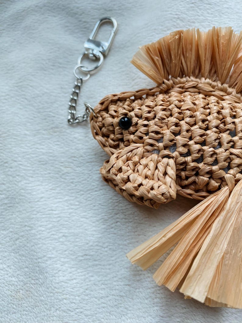 Crochet Fish Bag Charm Pattern: Raffia Keychain DIY (PDF Tutorial With ...