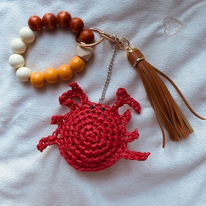 Crochet Raffia Crab Keychain: Nautical Bag Charm