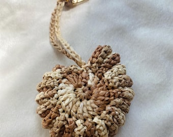 Raffia Shell Keychain: Customizable Coastal Bag Charm - Fisherman Style