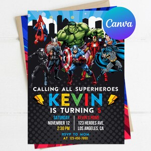 Puede incluir: Invitación de cumpleaños con temática de superhéroes con ilustraciones de Spider-Man, Hulk y Capitán América. La invitación incluye el texto "Calling All Superheroes" y detalles de la fiesta, como la fecha, la hora y el lugar.