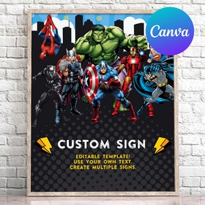 Puede incluir: Un póster enmarcado con varios superhéroes, incluyendo a Spider-Man, Hulk, Capitán América y Batman. El póster tiene el texto "CUSTOM SIGN" y "EDITABLE TEMPLATE!" sobre un fondo negro con gráficos de ciudad y rayos.
