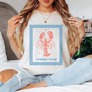 Comfort Colors Lobster Lover T-shirt, Coastal Tee, Unisex Graphic Shirt, Fisherman T shirt, Nautical Tee, Women Lobster shirt, Lobster love