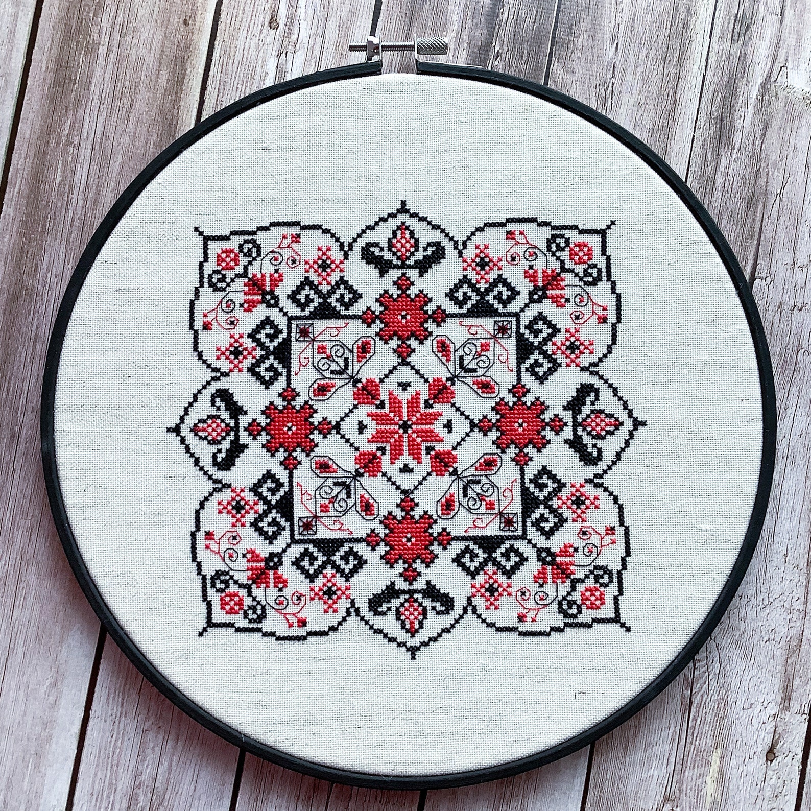 Ukrainian Folk Art Mandala from LesMagicArtPatterns