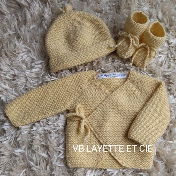 Ensemble layette tricoté main en  mérinos différents coloris avec bonnet ou turban noeud