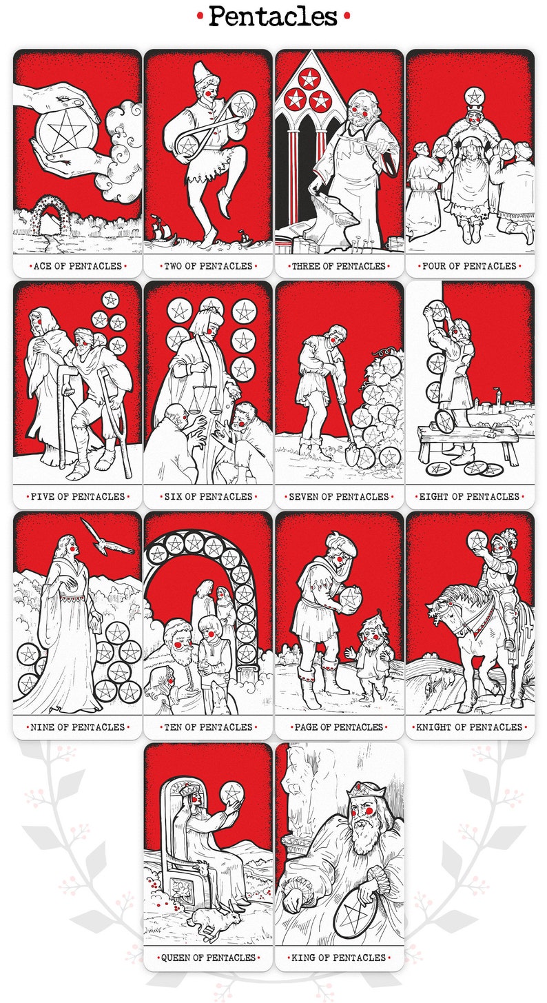 Puede incluir: Baraja de cartas de tarot que presenta el palo de Pent&aacute;culos. Cada carta representa una ilustraci&oacute;n en blanco y negro de una persona con acentos rojos sobre un fondo rojo. Las cartas est&aacute;n etiquetadas con el nombre del palo y el n&uacute;mero o el nombre de la carta.