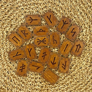 Wooden Slavic Runic Set, 19 pcs with velvet pouch | Wood Slavic Runes  Futhark