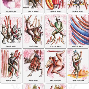 Może przedstawiać: Talia kart tarota przedstawiająca karty z serii Wands. Każda karta przedstawia kolorową ilustrację osoby lub stworzenia trzymającego lub wchodzącego w interakcję z laską. Karty są ułożone w siatkę, z Asem Wands w lewym g&oacute;rnym rogu i Kr&oacute;lem Wands w prawym dolnym rogu.