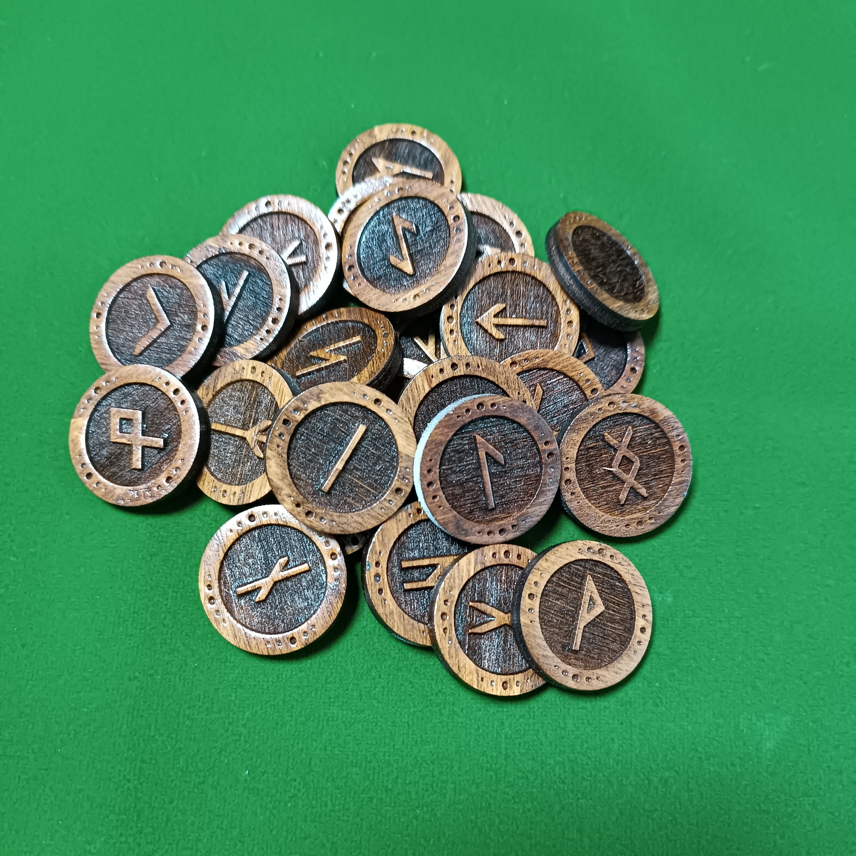 Round Runes Round Wooden Runic Set, 25 Pcs With Velvet Pouch | Wood Runes Elder ...