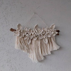 Macrame wall hanging White Flower wall hanging Flower tapestry Fake flowers for wall Boho wall decor Floral macrame panel Cottagecore decor 16 Inches