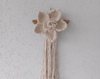 Ivory macrame flower wall hanging panel Small floral macrame wall decor Cottagecore boho wall decoration Fake flowers for wall