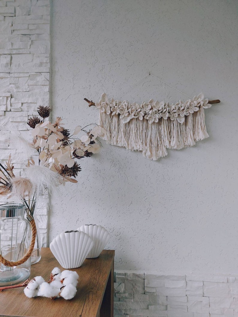 Macrame Cottagecore Macrame Flower Wall Hanging: Boho Cottagecore Decor - Etsy