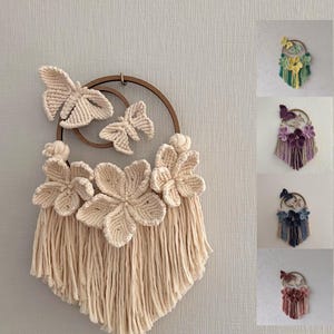Suspension murale en macramé ivoire : décoration bohème papillon et fleur