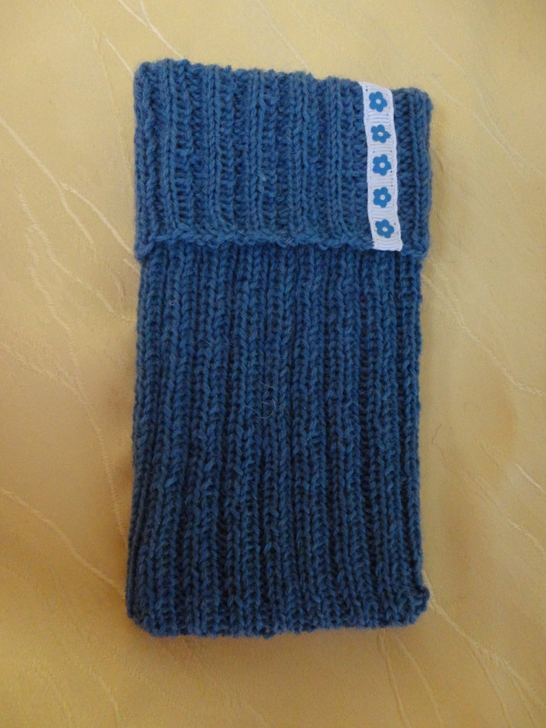 Handysocke Smartphone Socke Dehnbar anschmiegsam Gestrickt Handarbeit Schwarz Braun Petrol Flieder Grau Dunkelblau Beere Schutz ca. 16x8 cm Bild 5