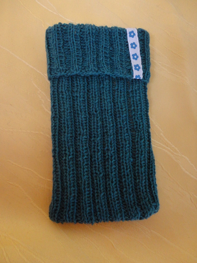 Handysocke Smartphone Socke Dehnbar anschmiegsam Gestrickt Handarbeit Schwarz Braun Petrol Flieder Grau Dunkelblau Beere Schutz ca. 16x8 cm Bild 8