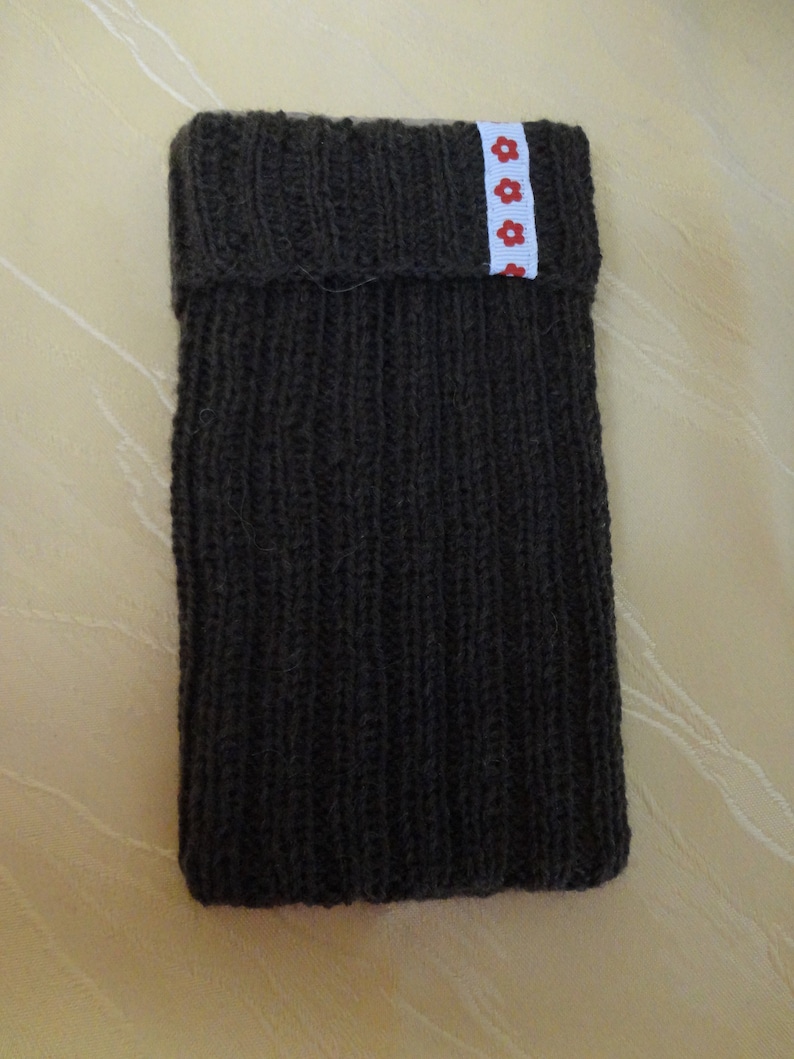 Handysocke Smartphone Socke Dehnbar anschmiegsam Gestrickt Handarbeit Schwarz Braun Petrol Flieder Grau Dunkelblau Beere Schutz ca. 16x8 cm Bild 9