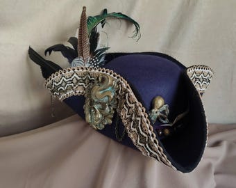 Pirate tricorne gothic hat with skull