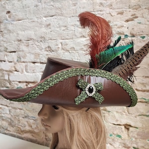 Historical hat, musketeer hat with pinned brim. Unisex