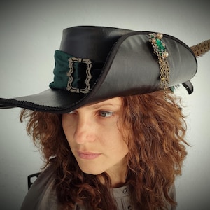 Spanish hat, ren faire pirate hat, nobleman hat, musketeer hat for cosplay.