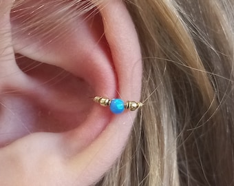 Pendiente de aro con caracola relleno de oro y ópalo, joyería para piercing de caracola, pendiente de caracola, aro de caracola de oro,