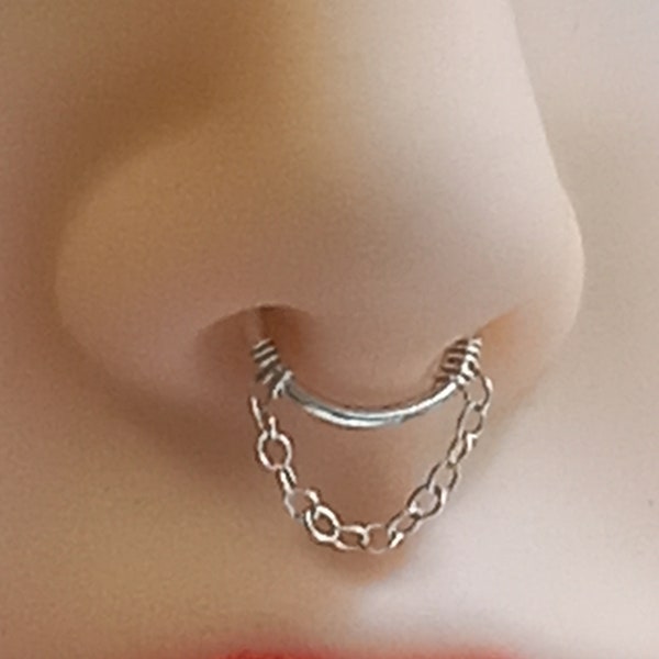 Nep septum, Faux septum voor niet doorboorde neus. Sterling zilveren nep septum met ketting.