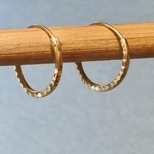 Pair gold earrings hoop 10mm, Texture gold filled hoops,Small hoop earrings, Huggie hoop earrings, Cartilage earring hoop helix conch lobe