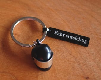 Porte-clés casque noir personnalisé avec visière pour permis de conduire et gravure personnalisée. Bonne route ! Permis moto. Fête des pères.