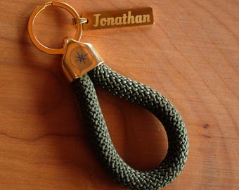 Porte-clés personnalisé en corde de voile avec pendentif doré, boussole et rose des vents